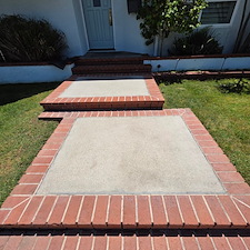 Front-Porch-Steps-Walkway-Cleaning-Completed-in-Long-Beach-CA 2