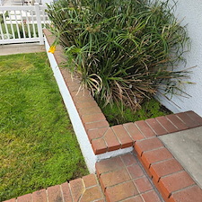 Front-Porch-Steps-Walkway-Cleaning-Completed-in-Long-Beach-CA 9